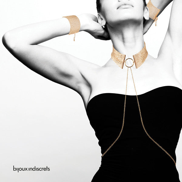 Magnifique · Metallic chain Handcuffs / Bracelets